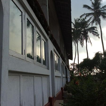 New Rest House Sea View Hotel Негомбо Екстер'єр фото