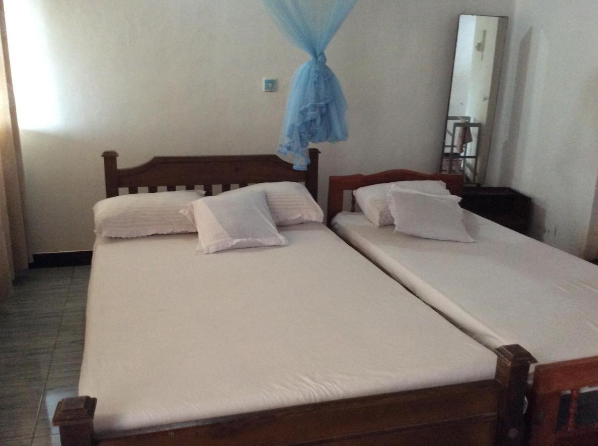 New Rest House Sea View Hotel Негомбо Екстер'єр фото