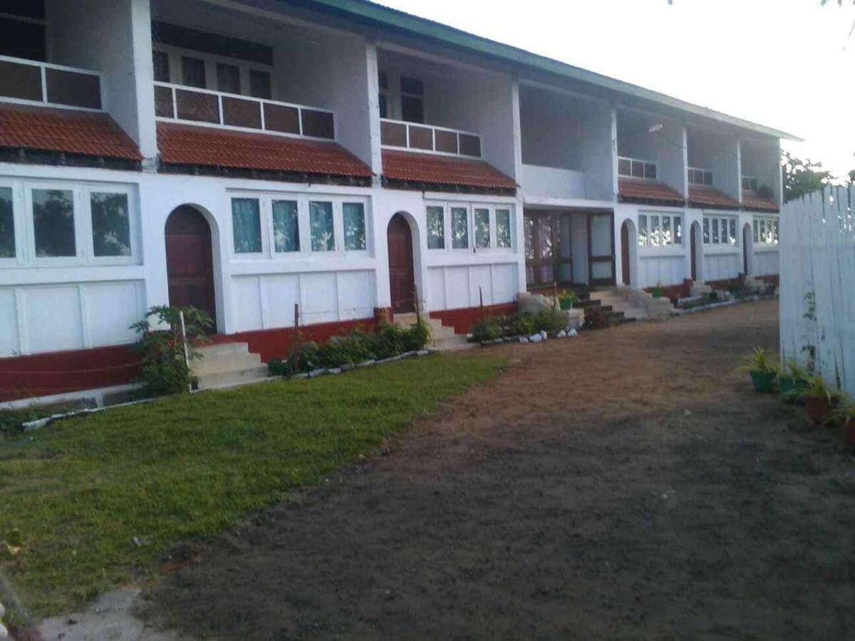 New Rest House Sea View Hotel Негомбо Екстер'єр фото